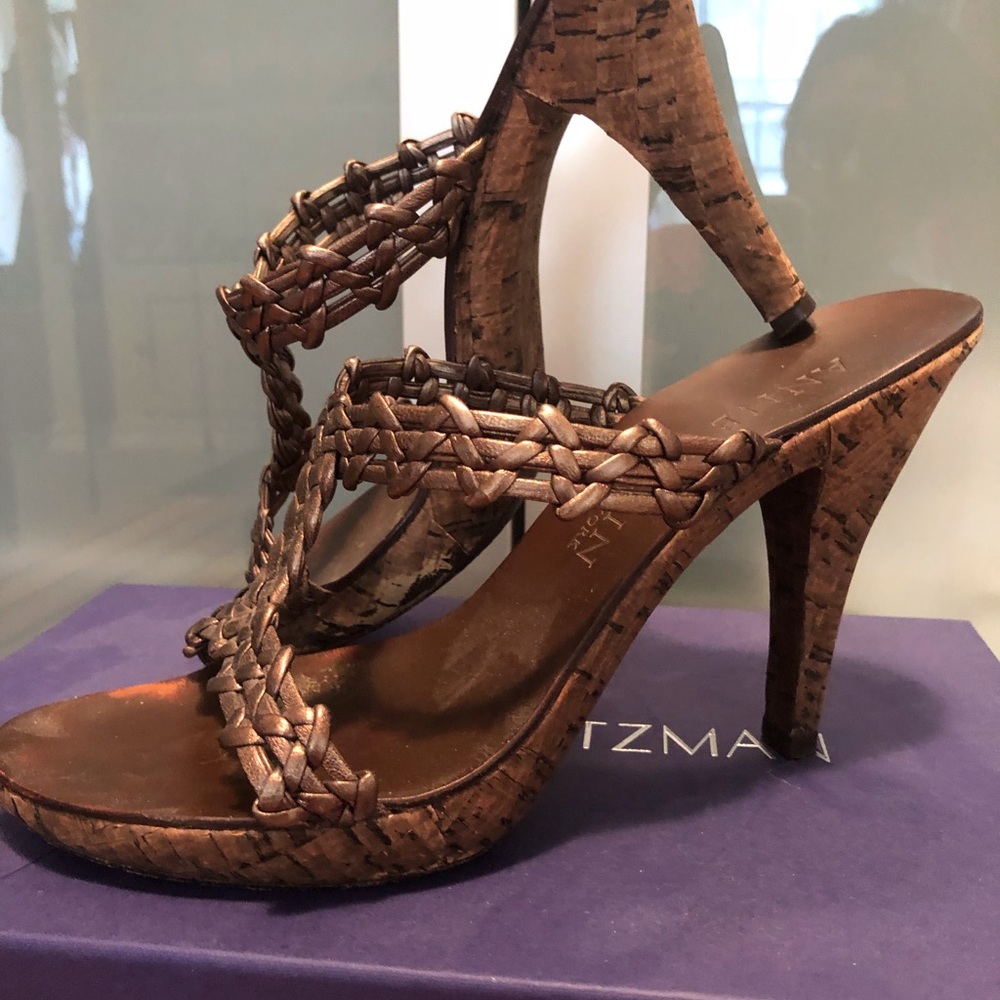 Very attractive Anne Klein heels